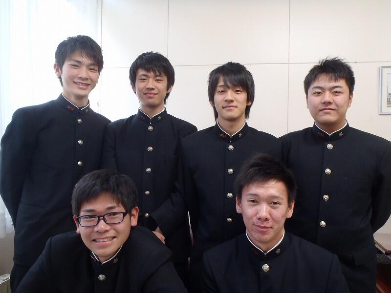 後列左から、伊藤飛人君、高山俊介君、石田悠人君、福田光喜君 　　        　前列左から、森　 文信君、新明友也君